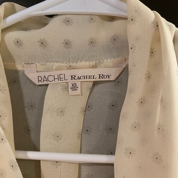 Like new sheer Rachael Roy Blouse - Picture 4 of 5